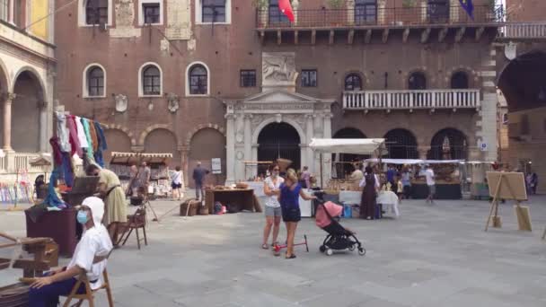 Vy över Piazza dei Signori, Signori torget på engelska, i Verona i Italien 5 — Stockvideo