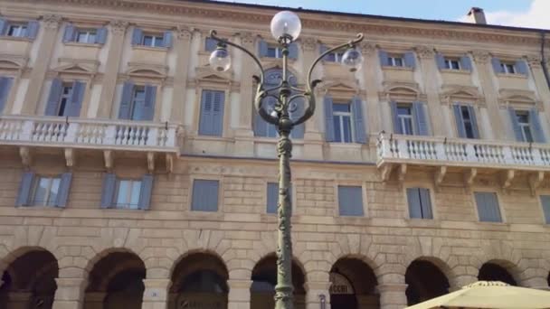 Detalhe da Piazza Bra em Verona, na Itália — Vídeo de Stock