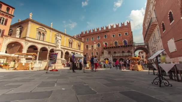 Time Lapse of view van Piazza dei Signori in Verona in Italië — Stockvideo