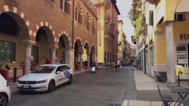 Utsikt över Piazza delle Erbe i Verona, Italien 6 — Stockvideo