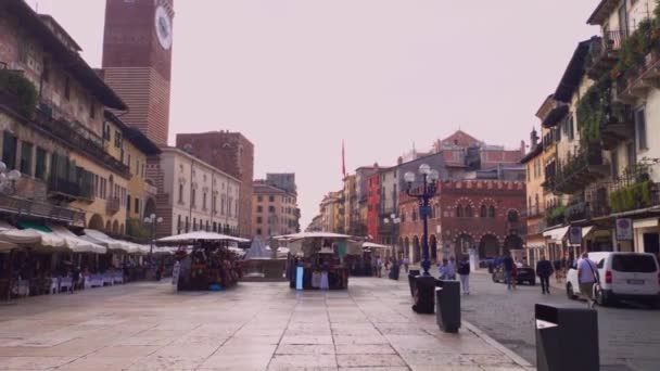 Vista da Piazza delle Erbe em Verona, Itália 2 — Vídeo de Stock