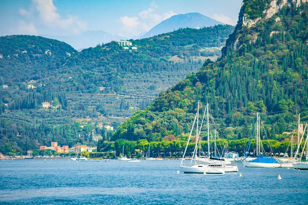 Veduta Del Lago Garda Italia Bardolino Durante Estate — Foto Stock
