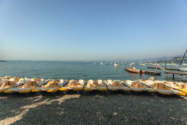 Bardolino Włochy Wrzesień 2020 Panorama Plaży Nad Jeziorem Bardolino Garda — Zdjęcie stockowe