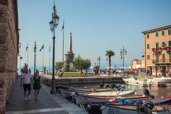 Lazise Italië September 2020 Dogana Veneta Porticciolo Lazise Italië Met — Stockfoto