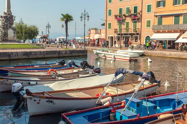 Lazise Italië September 2020 Dogana Veneta Porticciolo Lazise Italië Met — Stockfoto