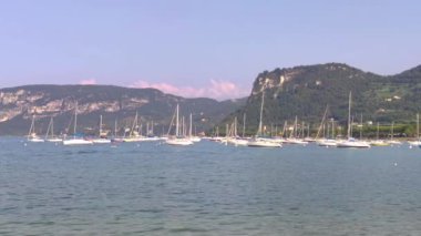 Bardolino 10 'dan İtalya' daki Garda Gölü manzarası