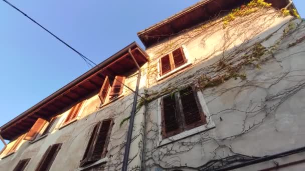 Oud huis in Bardolino in Italië 3 — Stockvideo