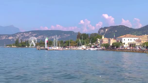 Vista do lago Garda na Itália a partir de Bardolino 18 — Vídeo de Stock