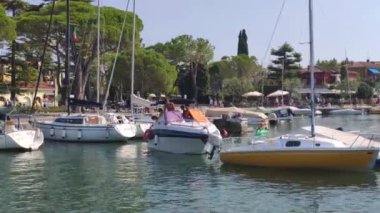 Garda Gölü 5 'teki Lazise Limanı