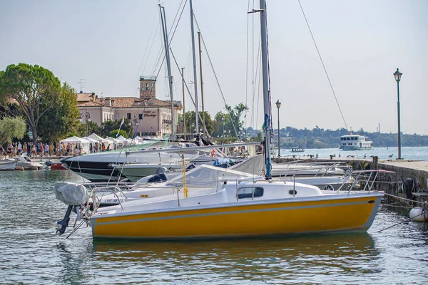 Lazise Italië September 2020 Landschap Aan Het Gardameer Lazise Italië — Stockfoto