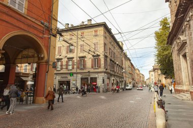 MODENA, 1 EKİM 2020: İtalya Modena 'daki Emilia Centro sokağı manzarası