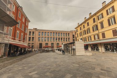 MODENA, 1 EKİM 2020: Modena, İtalya 'da Piazza XX Settembre. İngilizce 20 Eylül Meydanı, Modena