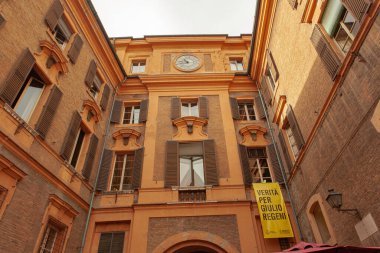 MODENA, 1 EKİM 2020: İtalya Modena 'daki Emilia Centro sokağı manzarası