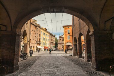 MODENA, İTALYA 1 EKİM 2020: Modena 'nın atari salonlarından ayrıntılara bakışı