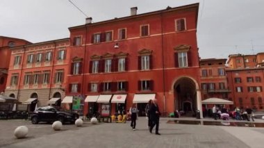 Modena şehrindeki Piazza Roma, İtalya 3
