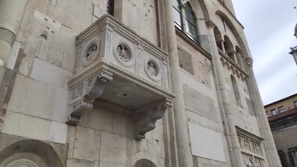 Detalle del Duomo de Módena en Italia — Vídeos de Stock