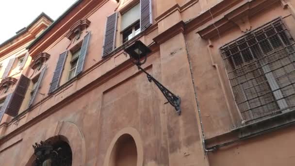 View of Via Emilia Centro in Modena, Olaszország 7 — Stock videók