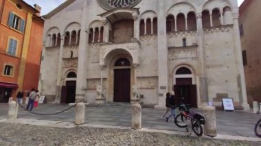 Modena İkili