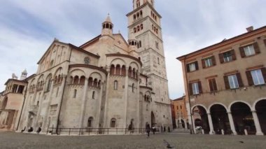 Modena 2 'nin İkili