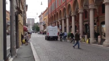Modena 'daki Via Emilia Centro, İtalya 18.