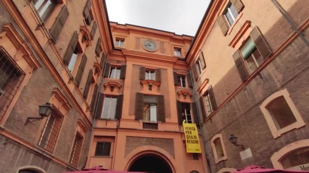 View of Via Emilia Centro in Modena, Olaszország 5 — Stock videók