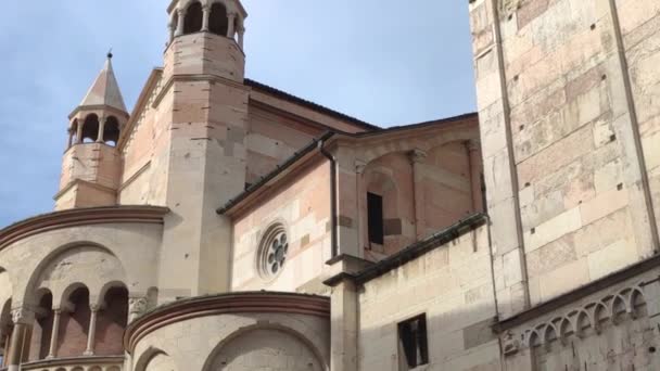 Detalhe do Duomo de Modena na Itália — Vídeo de Stock