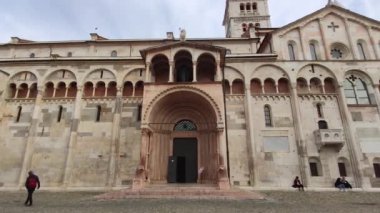 Modena İkili