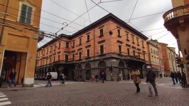 Via Emilia Centro i Modena, Italia 11 – stockvideo