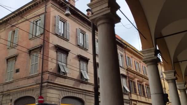 View of Via Emilia Centro in Modena, Olaszország 10 — Stock videók