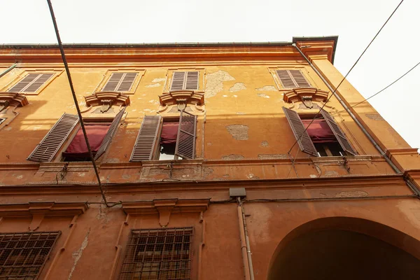 Zabytkowy Detal Fasady Budynku Mieście Modena Włochy — Zdjęcie stockowe