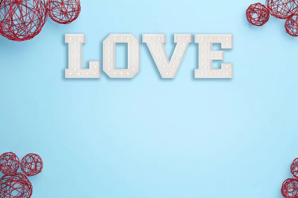 Weißes Liebeszeichen Auf Blauem Hintergrund — Stockfoto