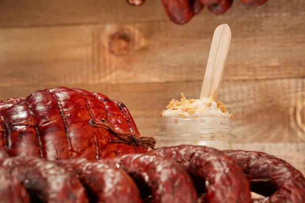 Saucisse Porc Fraîche Sur Bois Avec Épices Saindoux Jambon — Photo