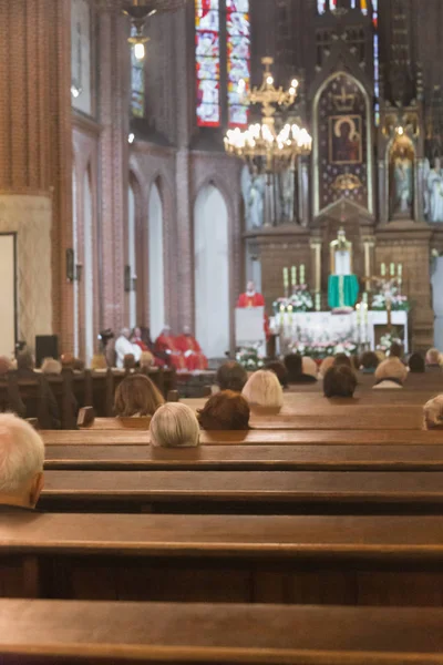 Holy Mass Priest Traditional Liturgical Vestments Few Elderly People Catholic — Stock Photo, Image