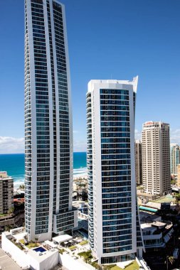 Surfers Paradise - 08 Nisan 2012: Hilton sörfçü otel ve Konutları (orkide Kulesi) Surfers Paradise Gold Coast olduğunu dördüncü Q1 sonra en yüksek binası