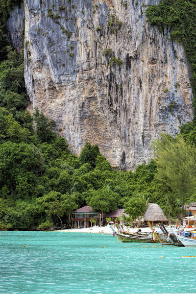 Вид на залив Пханг Нга в дневное время, остров Джеймс Бонд, Таиланд
