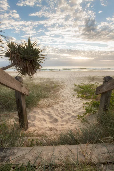 Słabe Wschodu Kroki Piasku Currumbin Beach Gold Coast Australia — Zdjęcie stockowe