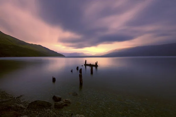 Su, Burleigh Heads, Gold Coast Avustralya yansıması ile renkli gündoğumu