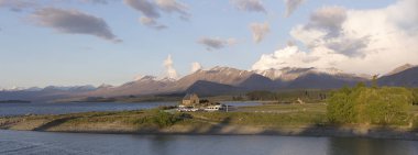 Peter'ın uyanık Lake Pukaki boyunca Mount Cook Milli Parkı, South Island, Yeni Zelanda için doğal görünümünden