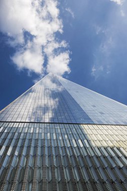 New York, Amerika Birleşik Devletleri - 31, 2015 Mayıs: Bir Dünya Ticaret Merkezi veya Özgürlük Kulesi, altıncı-en yüksek dünya, Dünya Ticaret Merkezi kompleksi yerine kurulmuştur