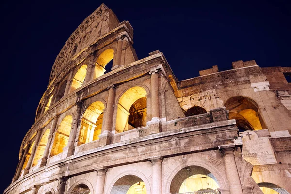 Vista Nocturna Del Increíble Coliseo Roma Italia — Foto de Stock