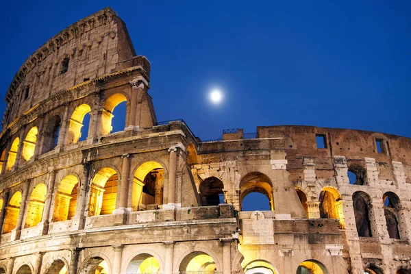 Éjszakai Kilátás Csodálatos Colosseum Róma Olaszország — Stock Fotó