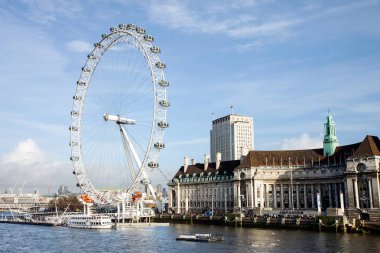 Londra, İngiltere - 15 Aralık 2012: Londra, İngiltere'de London Eye görünümünü. 135 m yükseklikte, Avrupa'nın en yüksek dönme dolap olduğunu