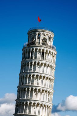 Leaning Tower of Pisa görünümünü gündüz