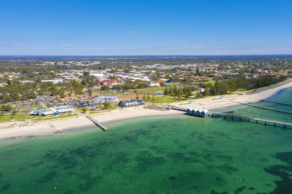 Busselton İskelesi, Batı Avustralya 1841 metre uzunluğunda dünyanın en uzun ikinci ahşap iskele.