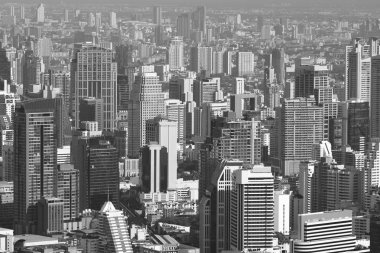 Siyah ve beyaz tonlu görüntü gökdelenlerin Bangkok City