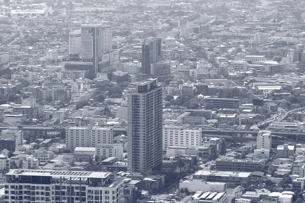 Siyah ve beyaz tonlu görüntü Bangkok şehrinin kentsel peyzaj