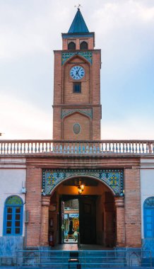 Isfahan - Iran Vank Katedrali giriş kapısı üzerinde göster