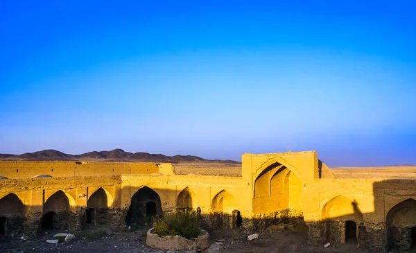 Vista Caravansarai Abonded Desierto Por Varzaneh Irán — Foto de Stock