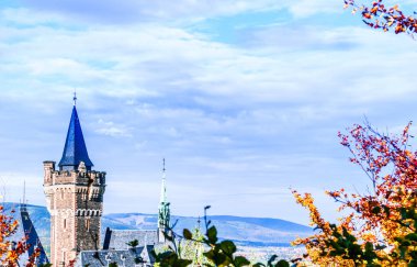 Kale Wernigerode Almanya ile sonbahar manzara görüntüleyin