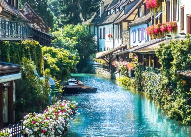 Tarihi şehir, Colmar üzerinde - Fransa görüntülemek